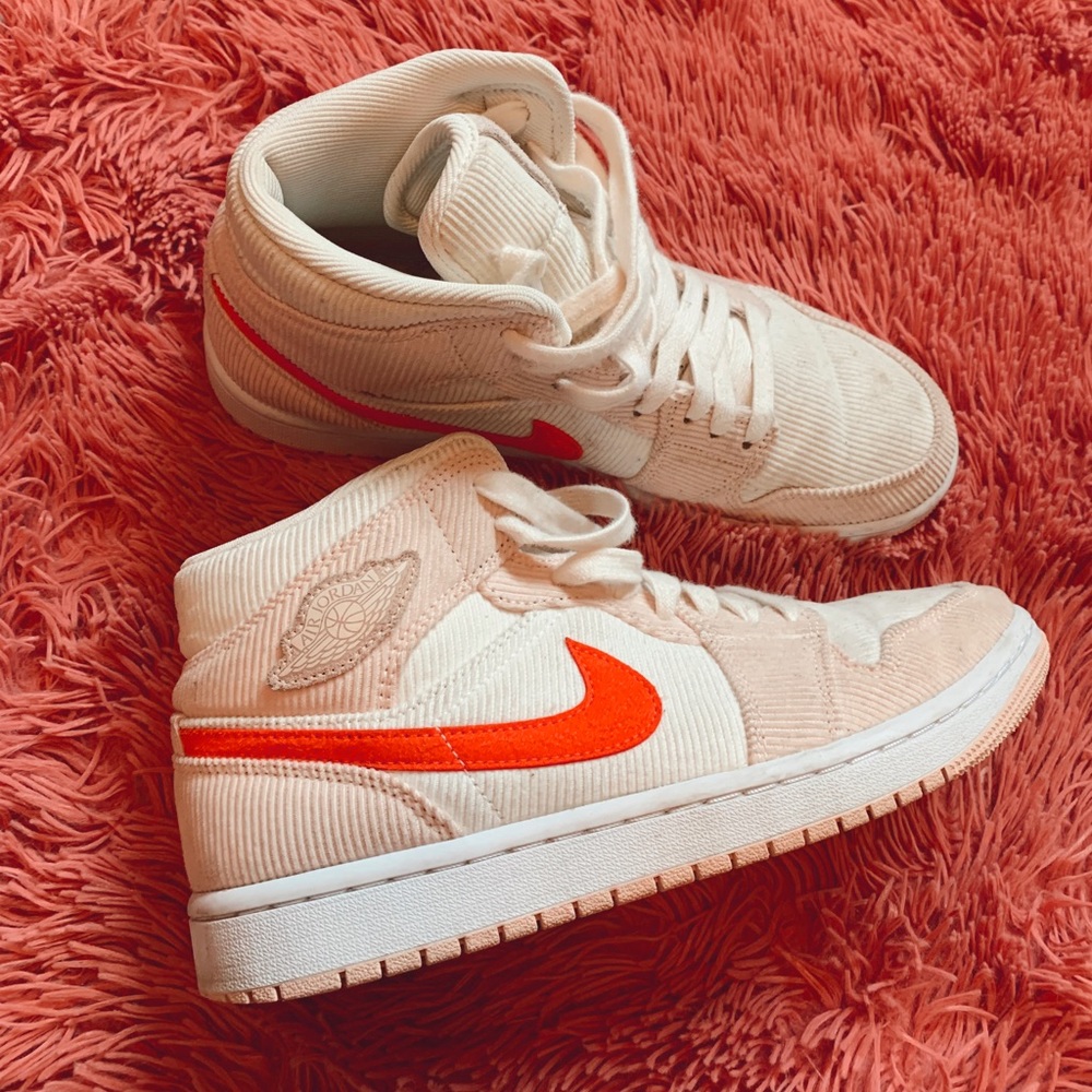 Nike Air Jordan 1 Mid SE Corduroy